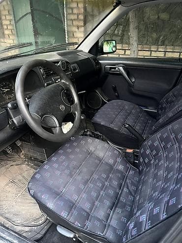 Транспорт: Volkswagen Golf: 1993 г., Механика, Бензин, Хэтчбэк — 4