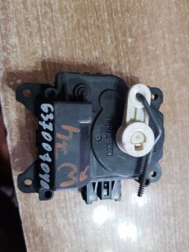 запчасти на мицубиси паджеро 2: Mitsubishi Pajero 3 актуатор печки, Митсубиси Паджеро W74 — 2