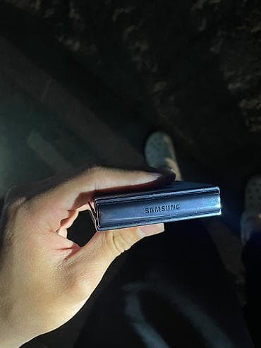 галакси z flip 5 цена: Samsung Z Flip, Б/у, 256 ГБ, цвет - Фиолетовый — 8