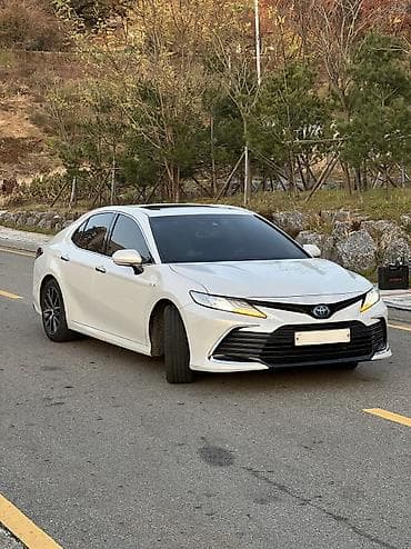 Унаа: Toyota Camry: 2022 г., 2.5 л, Автомат, Гибрид, Седан — 2
