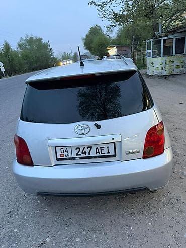 passat b7: Toyota Ist: 2002 г., 1.5 л, Автомат, Бензин, Хэтчбэк — 3