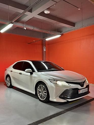 Toyota Camry: 2018 г., 2.5 л, Автомат, Бензин, Седан