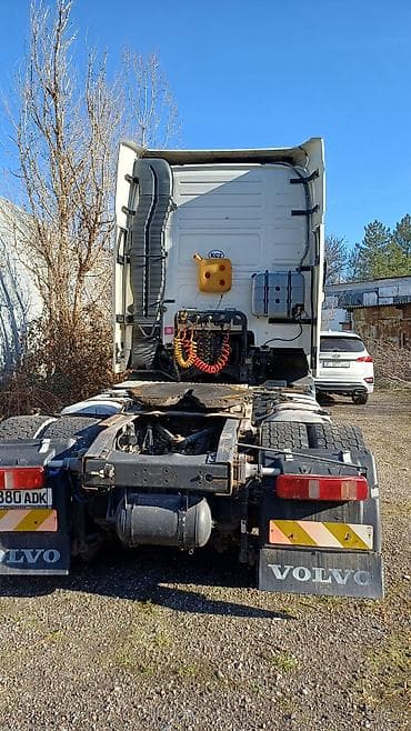 audi a80: Тягач, Volvo, Без прицепа — 4