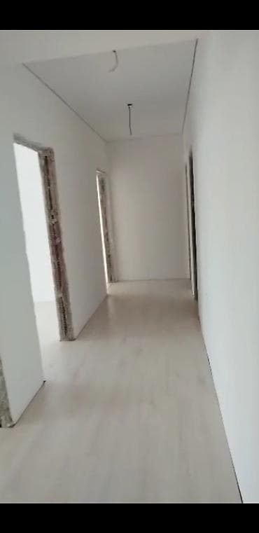 4 ком: 3 комнаты, 90 м², 4 этаж — 3