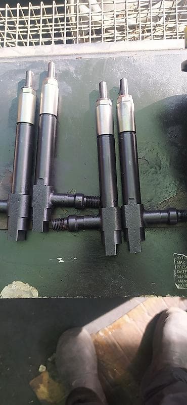 turbo: Форсунка Mazda 2000 г., Б/у, Оригинал — 1