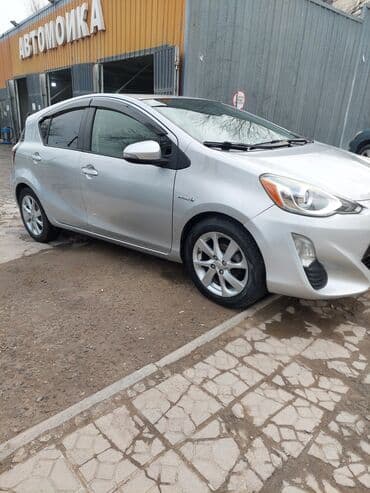 prius prim: Toyota Prius: 2015 г., 1.5 л, Автомат, Гибрид, Хэтчбэк — 1
