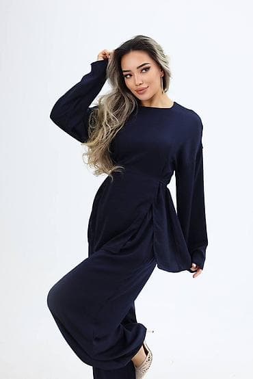 Костюм женский из мягкой струящейся ткани: свободная туника + широкие