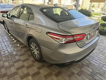 e2 byd: Toyota Camry: 2019 г., 2.5 л, Автомат, Гибрид, Седан — 3