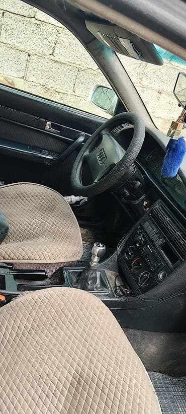 кассеты аудио: Audi A6: 1994 г., Дизель, Седан — 8