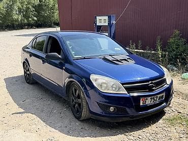 Opel Astra: 2008 г., 1.8 л, Механика, Газ, Седан