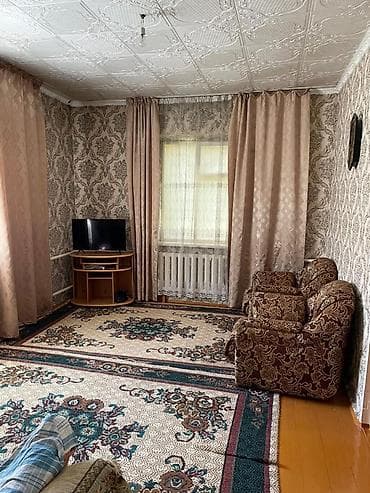 продаю дом с новопавловка жм алтын ордо: Просторный дом с отдельными комнатами и высоким потолком, готовый к — 1