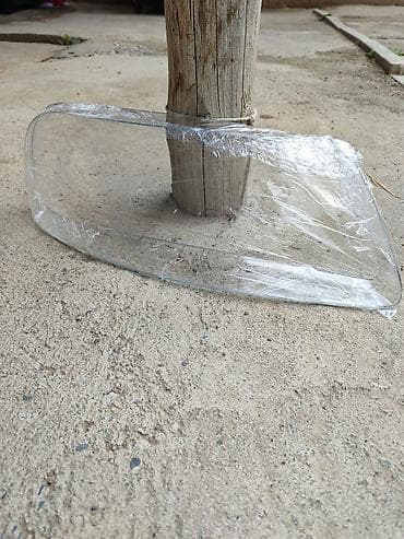 Рассеиватель/стекло фары автомобиля правая сторона. срочно. уступка