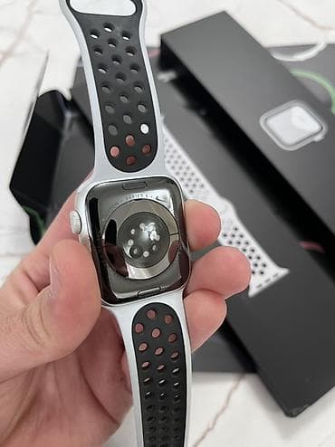 Продам Apple Watch Nike Series 6 44mm
в отличном состоянии