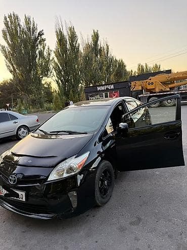 Toyota Prius: 2015 г., 1.8 л, Автомат, Гибрид, Хэтчбэк — 2