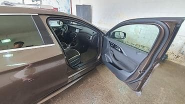 sprinter 315: Infiniti : 2016 г., 2 л, Робот, Бензин, Хэтчбэк — 9