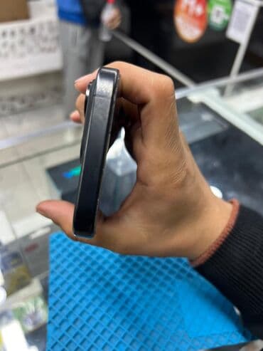 samsung 8s: IPhone 15 Pro, Б/у, 128 ГБ, Black Titanium, Защитное стекло, В рассрочку, 85 % — 4