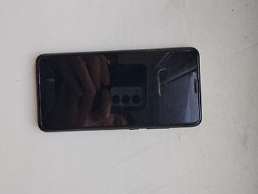 Смартфон с 5–5.5" экраном (сенсорный, с верхним разговорным динамиком)