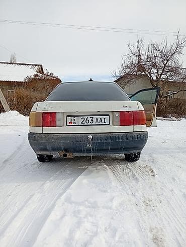 Audi 80: 1987 г., 1.8 л, Механика, Бензин, Седан