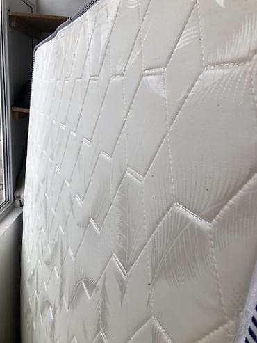 подушка латекс: Спальный матрас, Двуспальный, Боннельная система пружин, Жаккард, Матрасы средней жесткости — 1