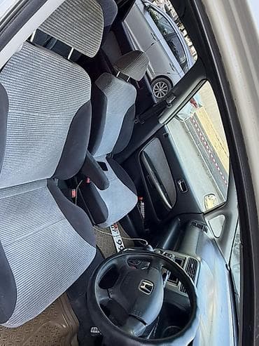 пороги на стрим: Honda Stream: 2001 г., 2 л, Автомат, Газ, Универсал — 4