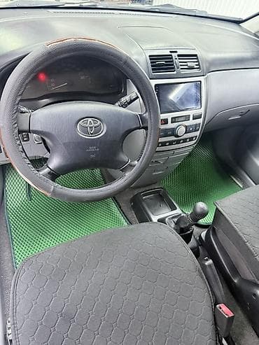 lada vesta: Toyota Avensis Verso: 2003 г., 2 л, Ручные, Бензин, Минивэн — 9