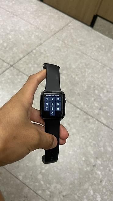 thunderbolt display: Apple Watch Series 3, 42 мм, алюминий Space Gray с чёрным спортивным — 1
