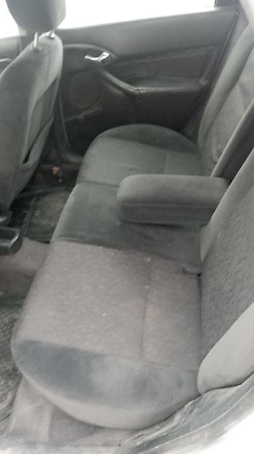Ford Focus: 2002 г., 1.6 л, Кол менен иштөөчү, Бензин, Хетчбек — 7