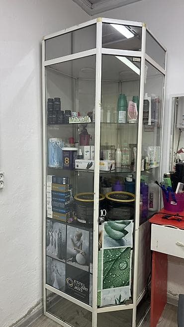 Витрина Для косметики, С подсветкой, 200 см * 70 см * 70 см, Б/у