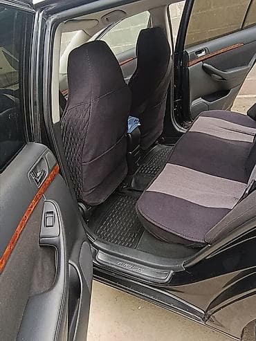 volvo 6x2: Toyota Avensis: 2004 г., 1.8 л, Автомат, Универсал — 8