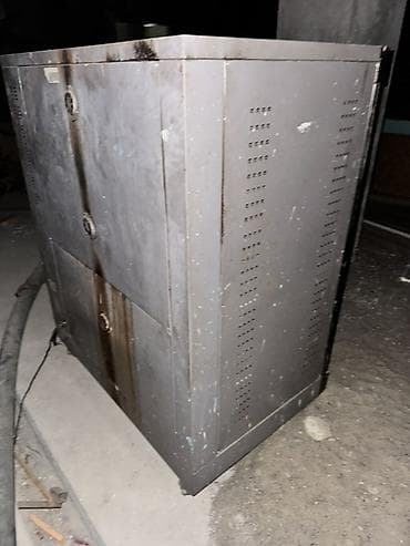 требуется в кафе: Профессиональная электропечь для выпечки, трёхярусная Описание: - — 1