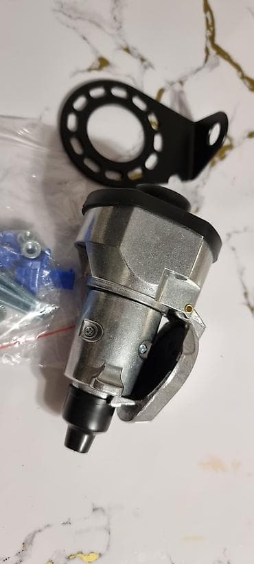 1700 сокет: Продаю розетка, вилка для прицепа, крепления для фаркопа, муфты — 4