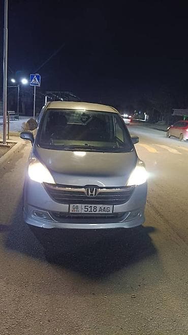 м 119: Honda Stepwgn: 2005 г., Автомат, Газ, Минивэн — 2