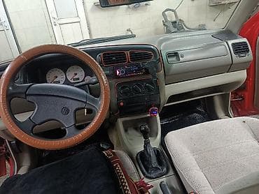 Продажа авто: Volkswagen Vento: 1993 г., 2 л, Механика, Бензин, Седан — 4
