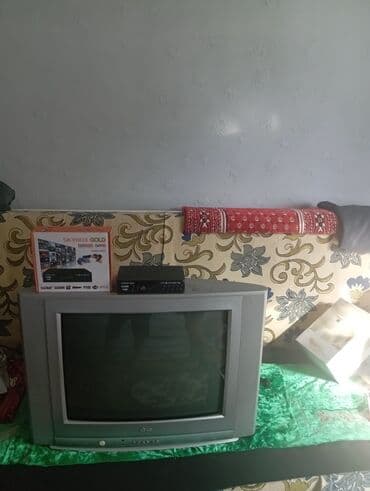 Телевизор LG с кинескопом + цифровая ТВ-приставка Skybox Gold