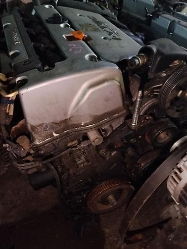 Двигатель Honda i-VTEC DOHC, 4-цилиндровый бензиновый. Особенности: - at lalafo.kg Двигатель Honda i-VTEC DOHC, 4-цилиндровый бензиновый. Особенности: -