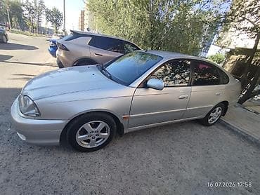 transporter multivan: Toyota Avensis: 2001 г., 1.8 л, Механика, Бензин, Лифтбек — 3