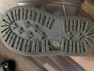 кирза отук: Обувь для мальчика отдадим по 700 сом
Обувь для девочки по 500 сом — 7