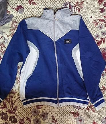 Детский транспорт: Продаю б/у спортивную кофту на возраст 5-6 лет, в хорошем состоянии — 1