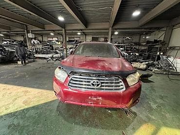 Бампер Toyota, Б/у, Оригинал at lalafo.kg Бампер Toyota, Б/у, Оригинал