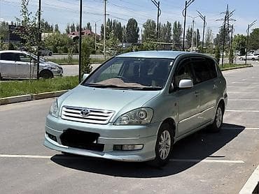 Toyota Ipsum: 2002 г., 2.4 л, Автомат, Бензин, Минивэн