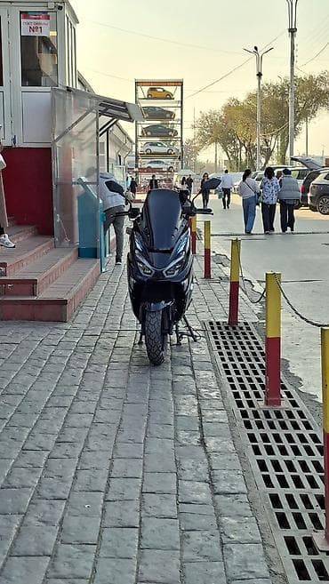 Макси-скутер 150 куб. см, Бензин, Б/у