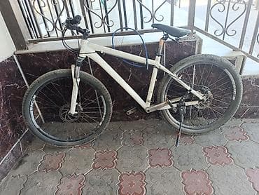 Горный велосипед 27.5" - Рама: хардтейл, алюминиевая (белая)