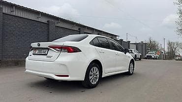 машина тойота гибрид: Toyota Corolla Cross: 2022 г., 1.8 л, Автомат, Гибрид, Седан — 1