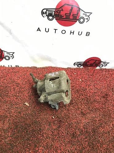 Передний правый суппорт Toyota 2004 г., Оригинал, Япония