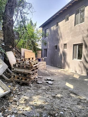 Жаңы салынган 11 квартира баары бүткөн квартирантар жашайт