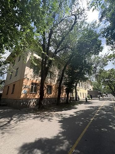 2 комнаты, 63 м², Сталинка, 3 этаж, Старый ремонт