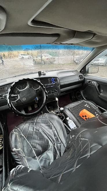 masda demio: Volkswagen Golf: 1993 г., 1.8 л, Механика, Бензин, Хэтчбэк — 5