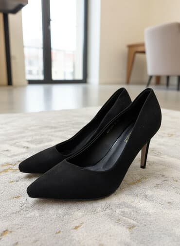 Туфли новые классические замшевые. 1 000 сом