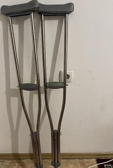 Подмышечные костыли, пара. - Материал: легкий металл (алюминий/сталь)