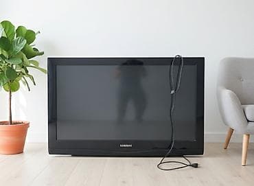 Продаю телевизор бу Samsung. 32дюйма Могу дополнительно продать